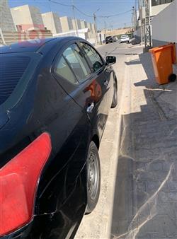 نيسان فيرسا